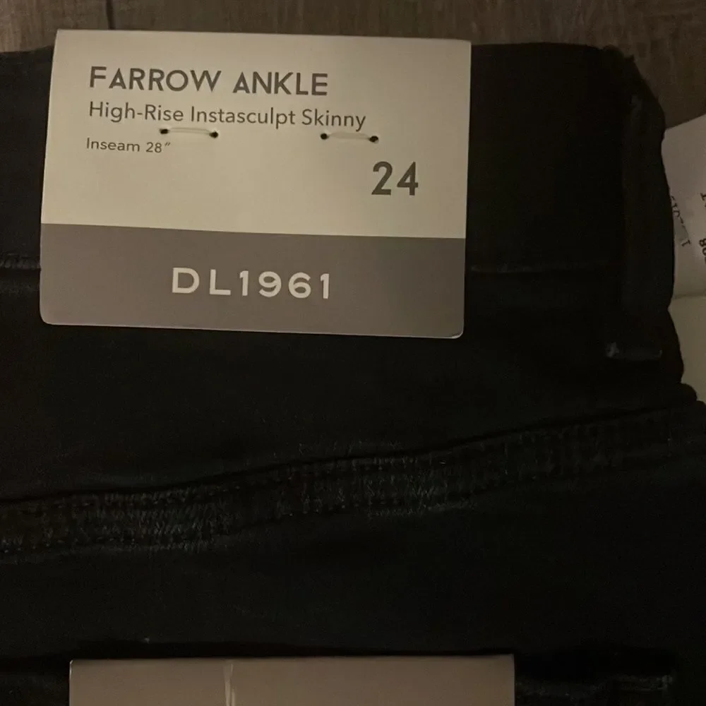 DL1961 Farrow Jeans Size 24‎